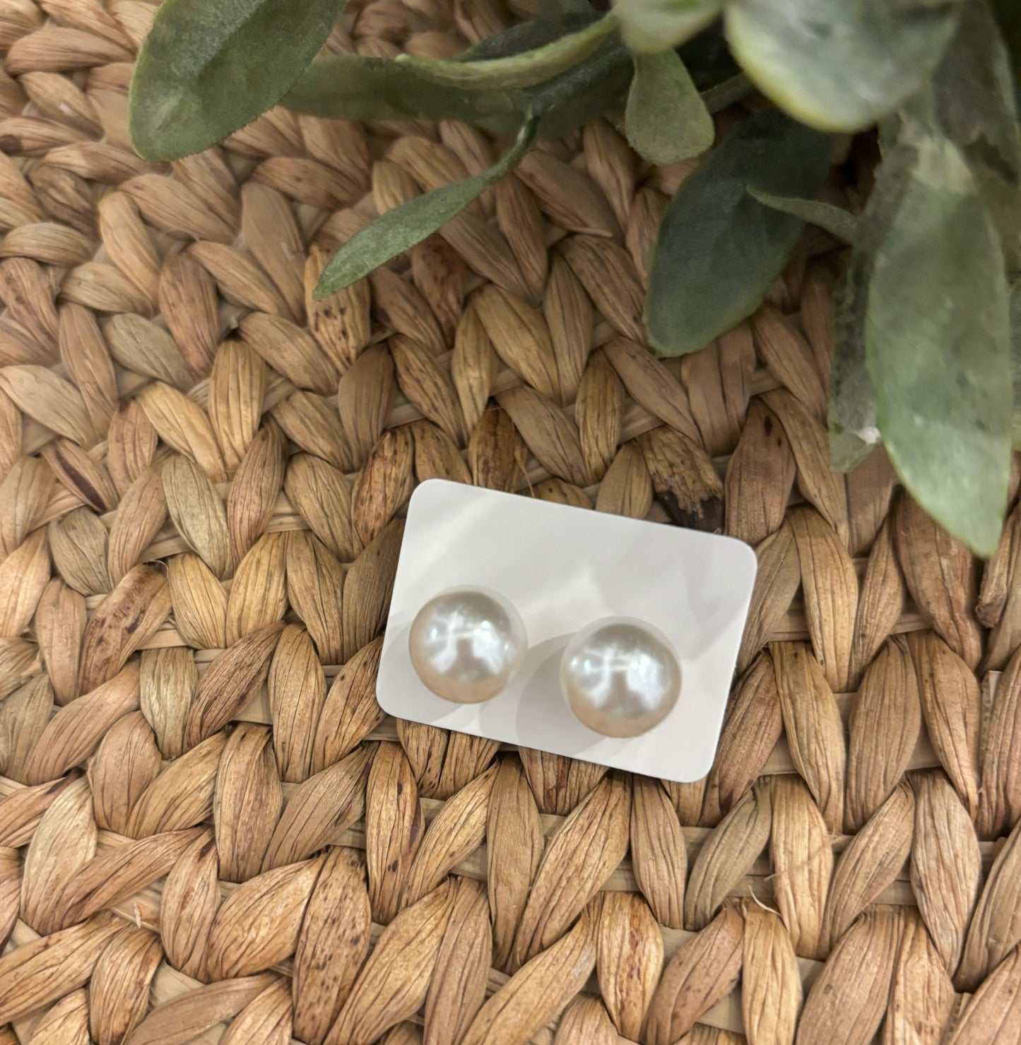 Pearl Studs-Style D