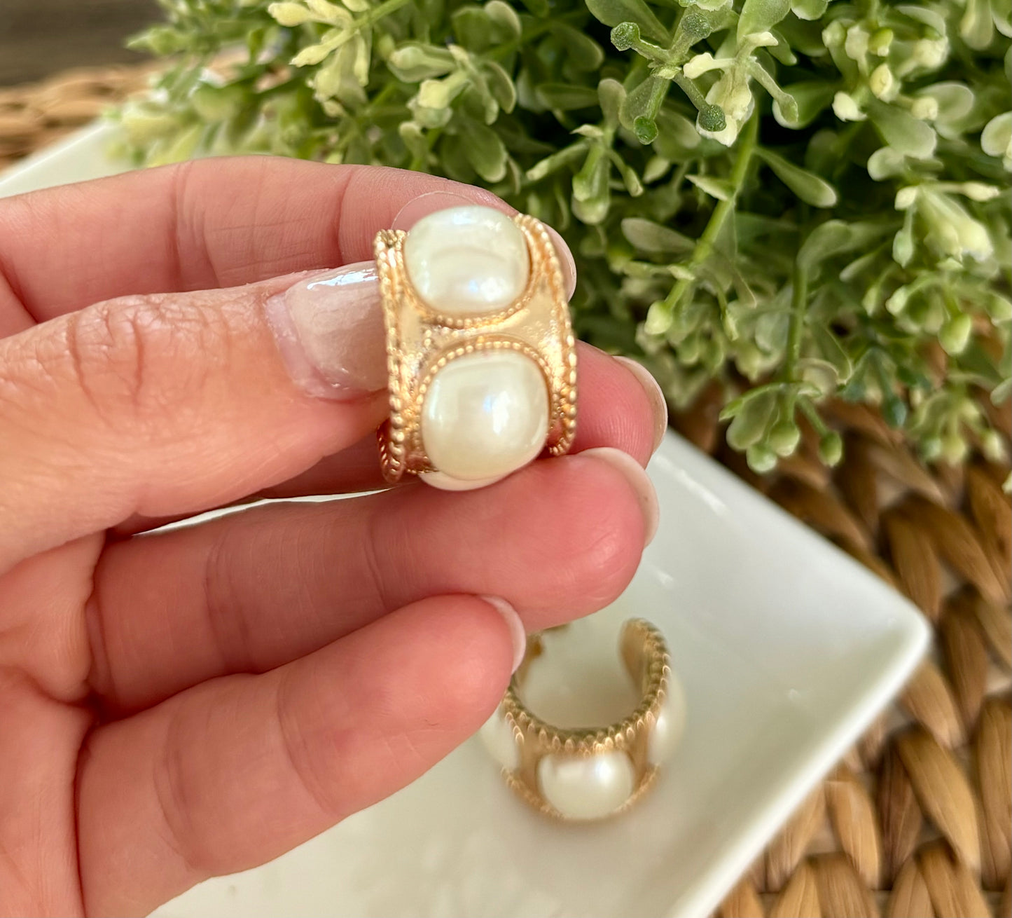 Pearl Chunky Hoops