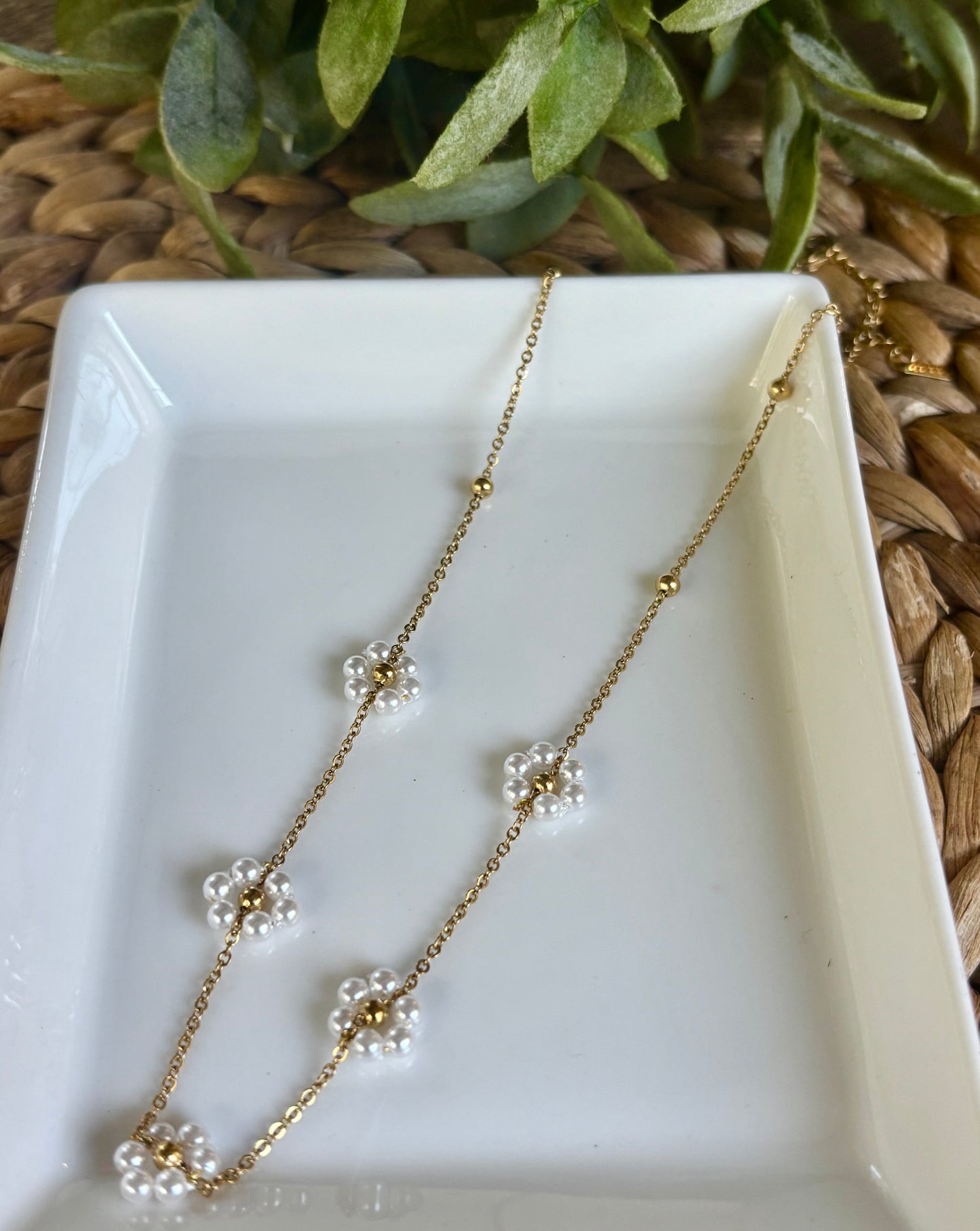 Daisy Pearl Necklace