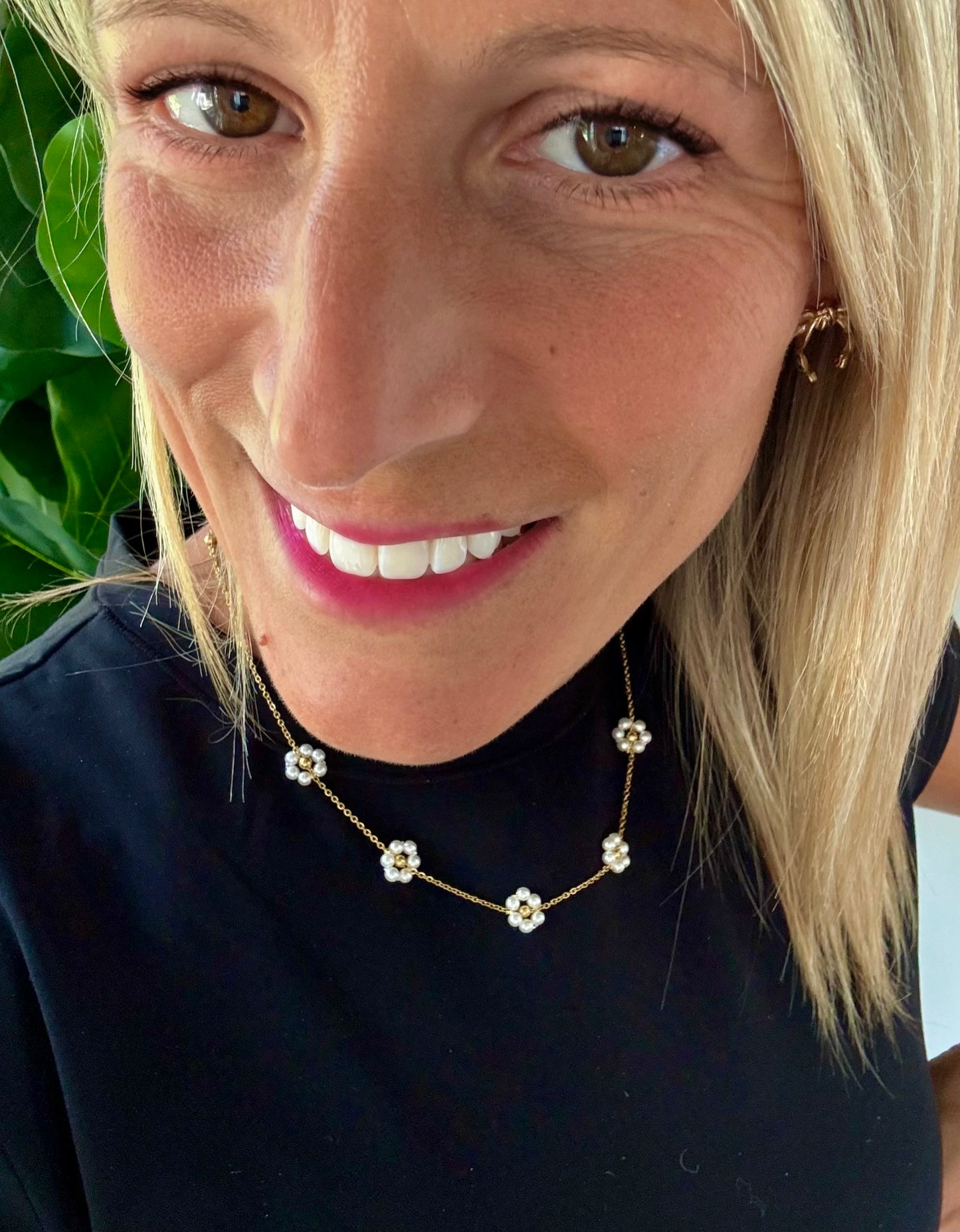 Daisy Pearl Necklace