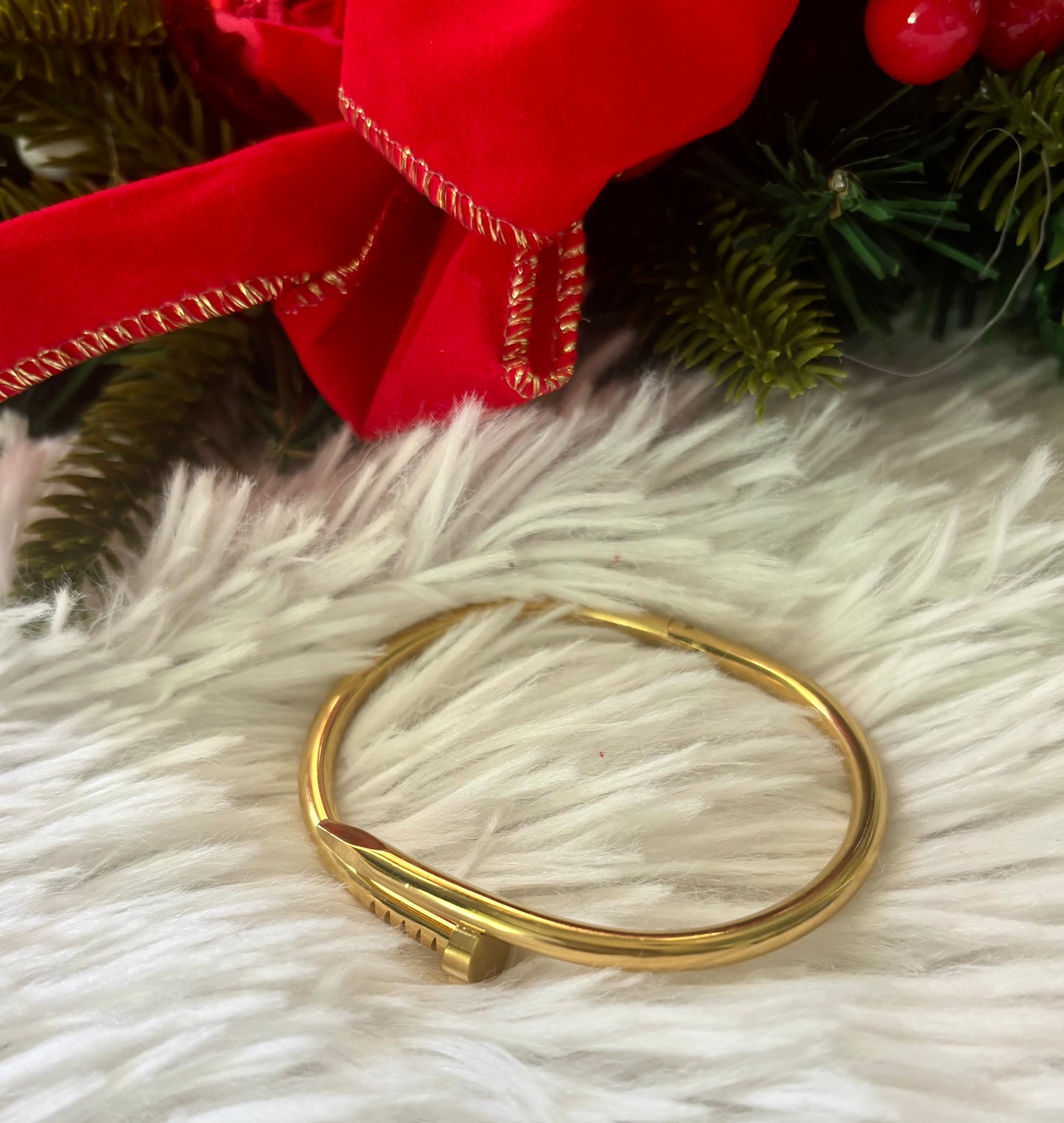 Nail & Heart Bracelet