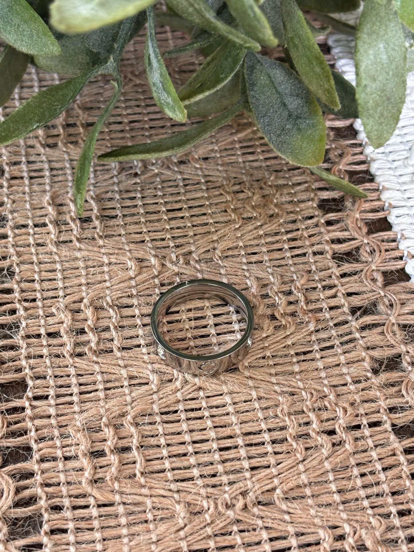 Silver Clover Ring