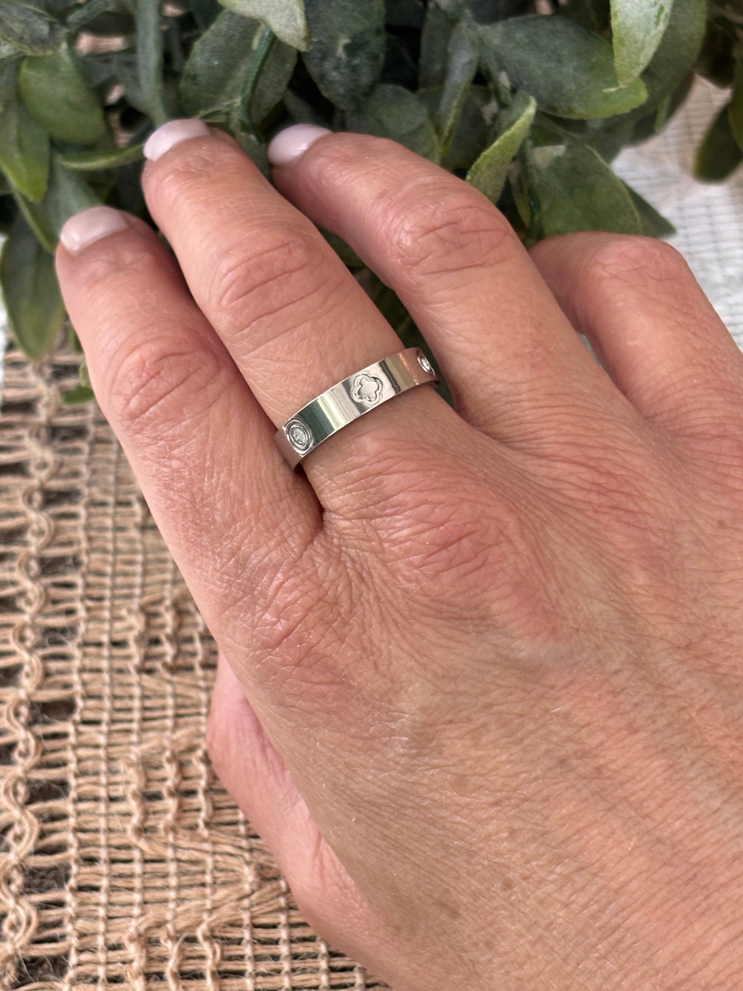 Silver Clover Ring