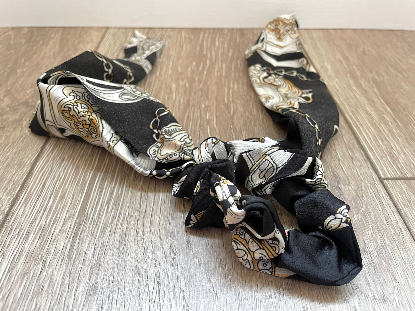 Scrunchy Hair Tie Scarf-Black